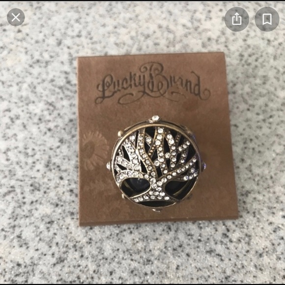 Ring - Picture 3 of 4